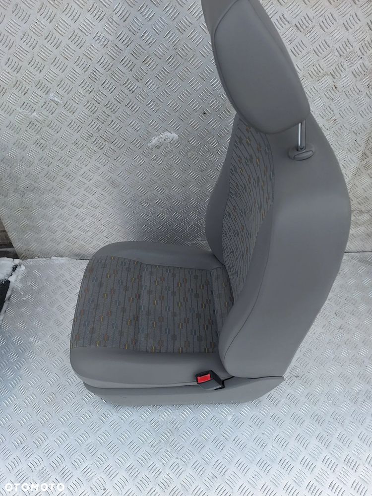 FOTEL PRAWY PRZÓD PASAŻERA VW TRANSPORTER T5 LIFT CARAVELLE - 3