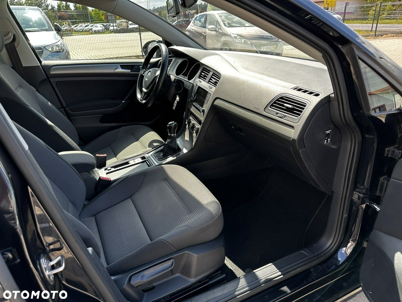 Volkswagen Golf VII 1.6 TDI BMT Comfortline - 12