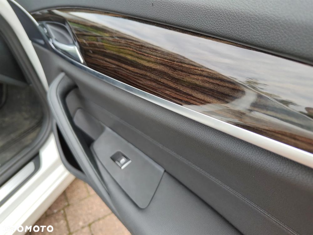 BMW Seria 5 530e iPerformance xDrive Luxury Line sport - 27