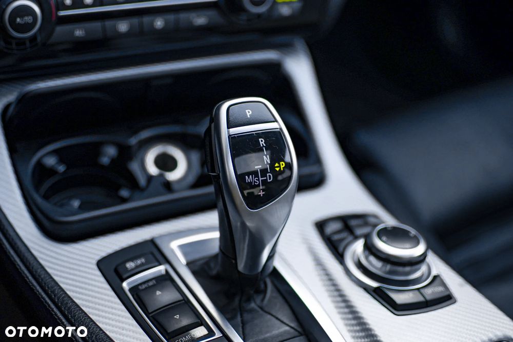 BMW Seria 5 525d - 14