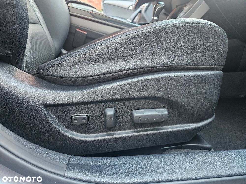 Hyundai i40 Kombi blue 1.7 CRDi DCT Premium - 14