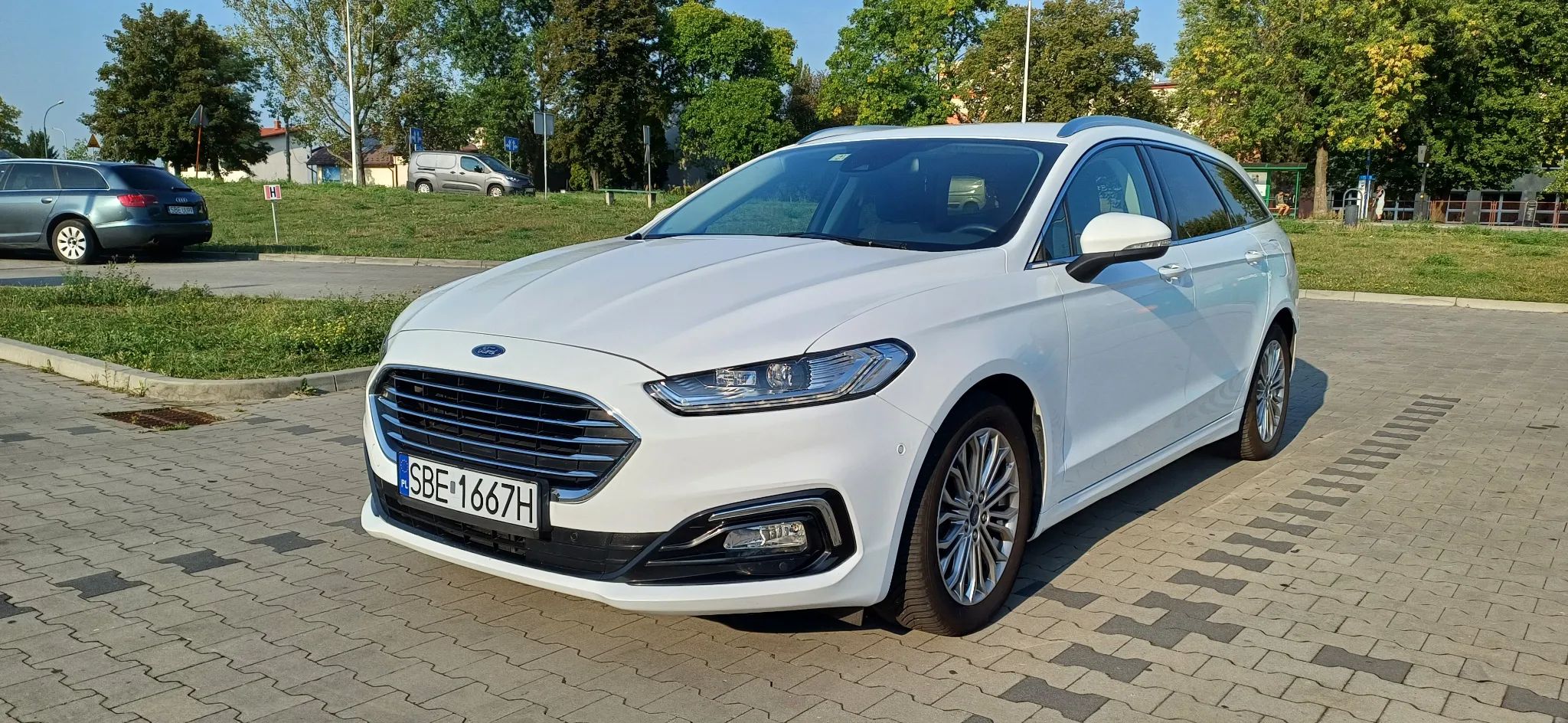 Ford Mondeo 2.0 Hybrid Titanium - 1