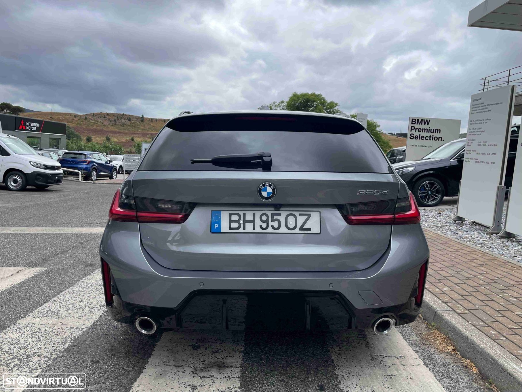 BMW 320 d Touring Pack Desportivo M Auto - 4