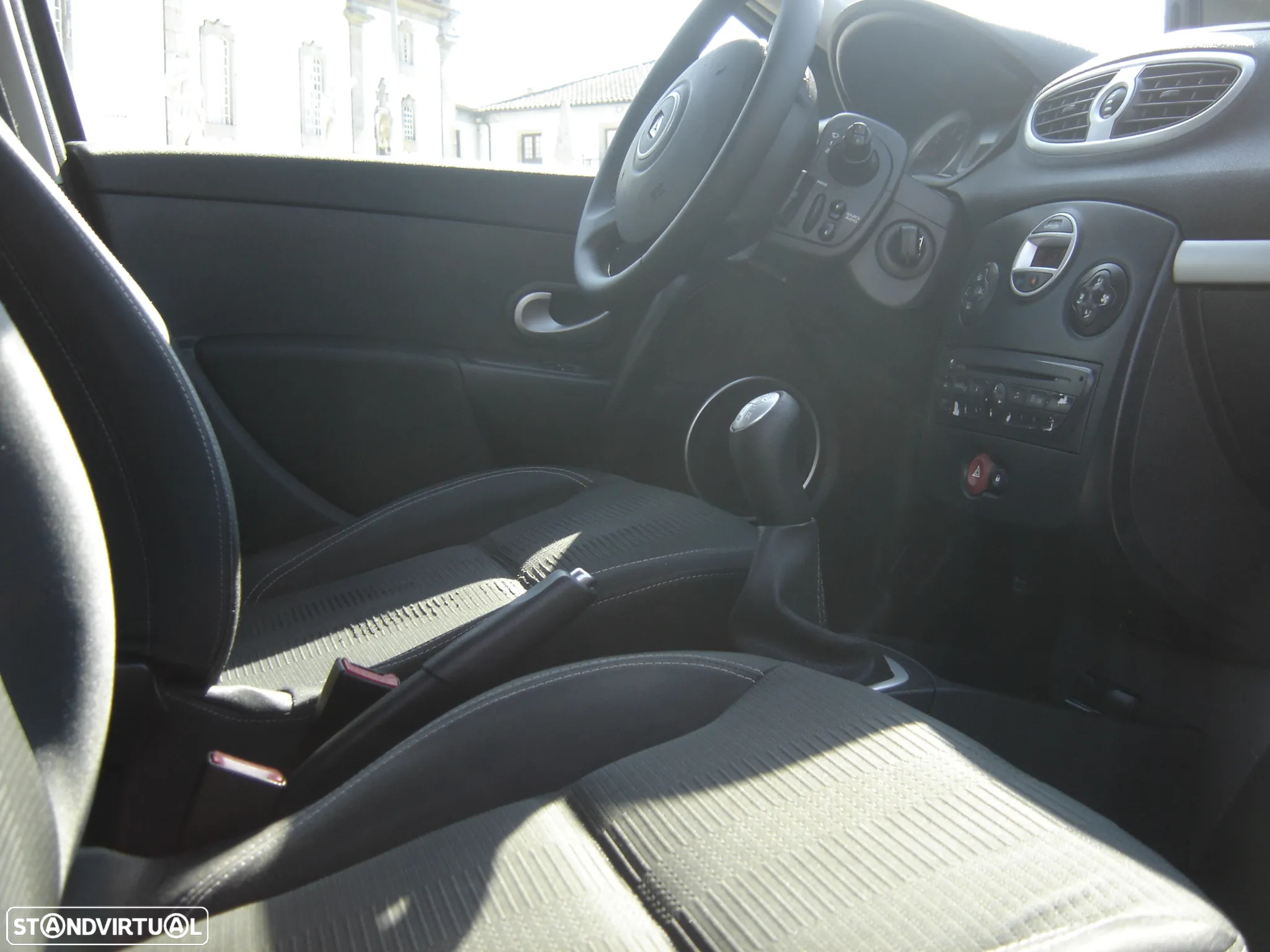 Renault Clio 1.5 dCi Dynamique S - 6