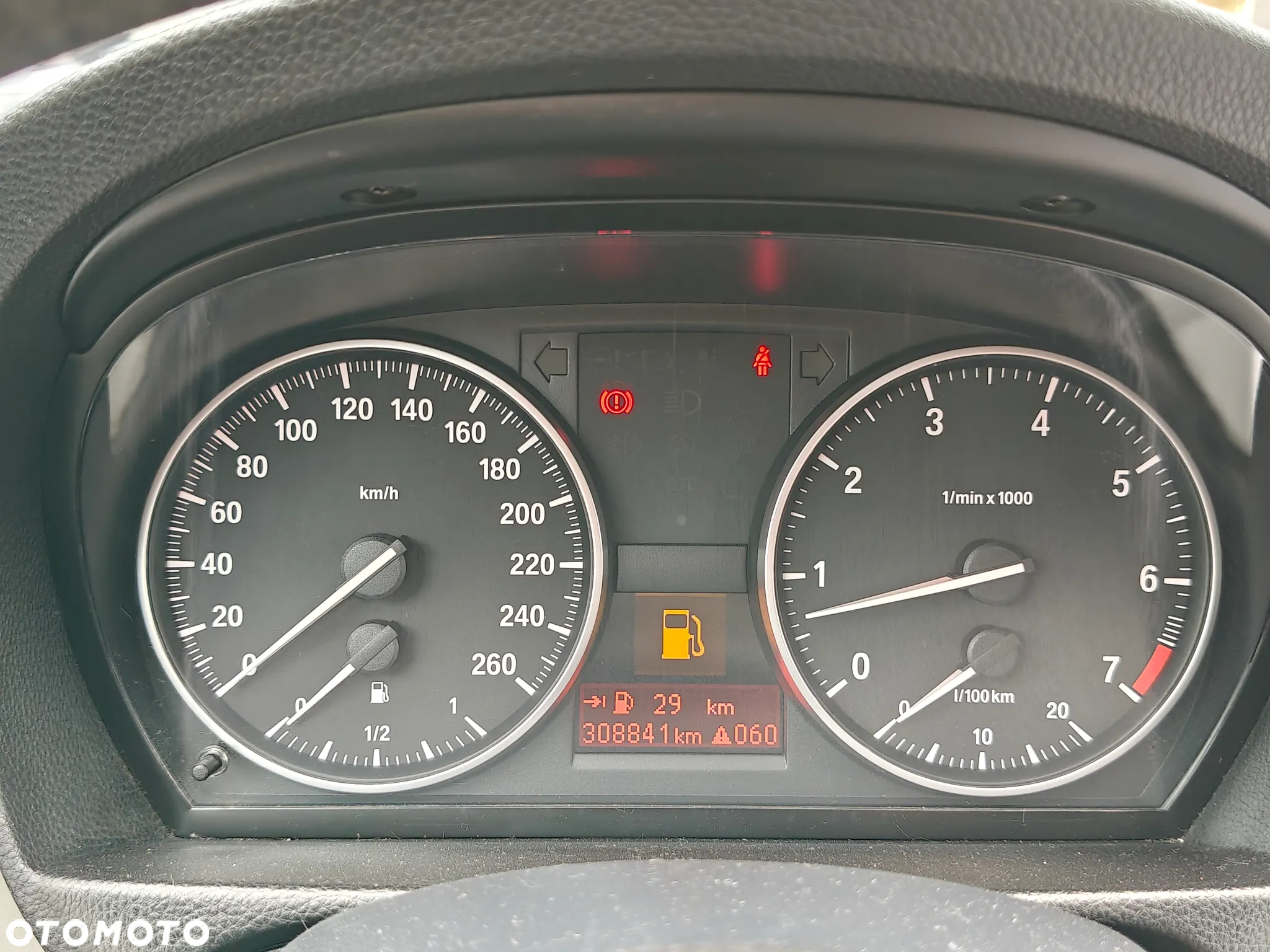 BMW Seria 3 318i - 21
