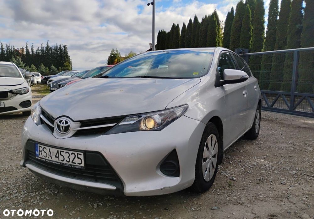 Toyota Auris - 1