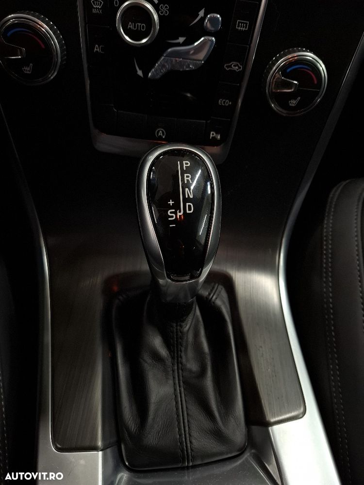 Volvo XC 60 D4 VEA Start-Stop Momentum - 22