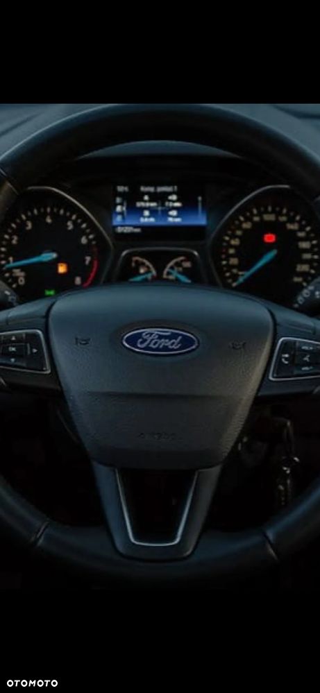 Ford Focus 1.6 SYNC Edition - 16