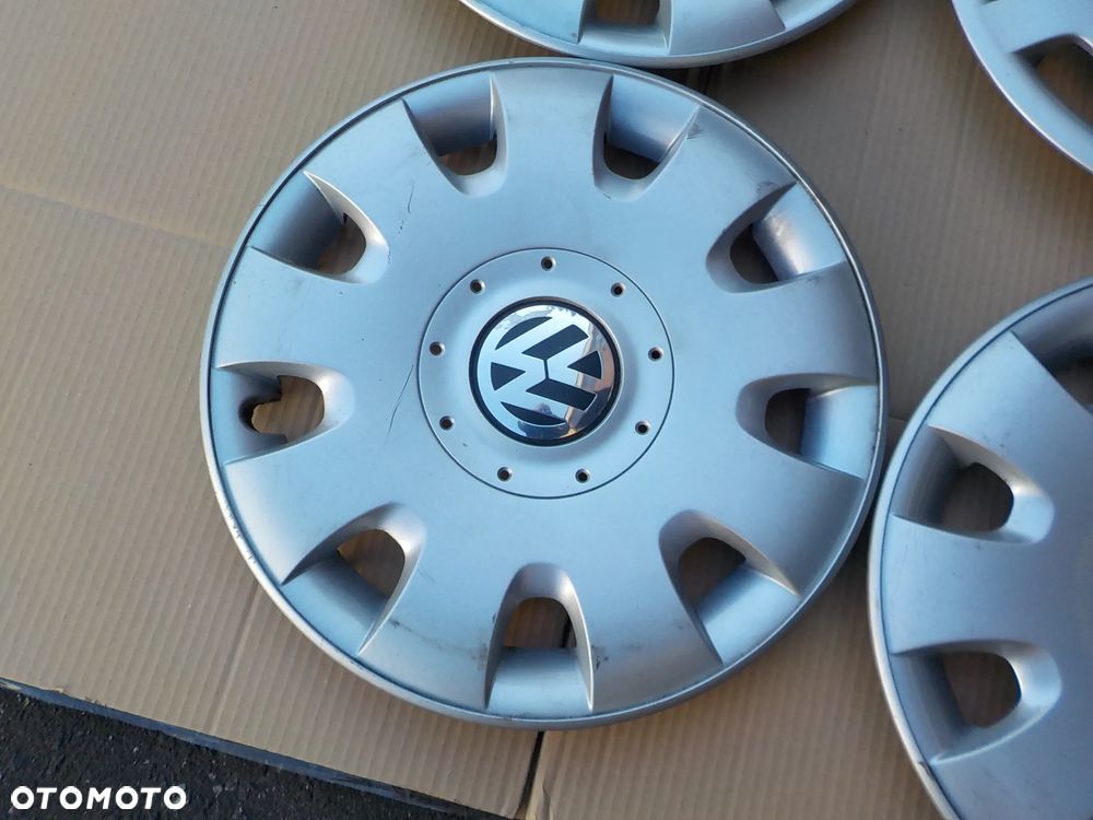 kołpak 15'' vw golf IV 1T0601147