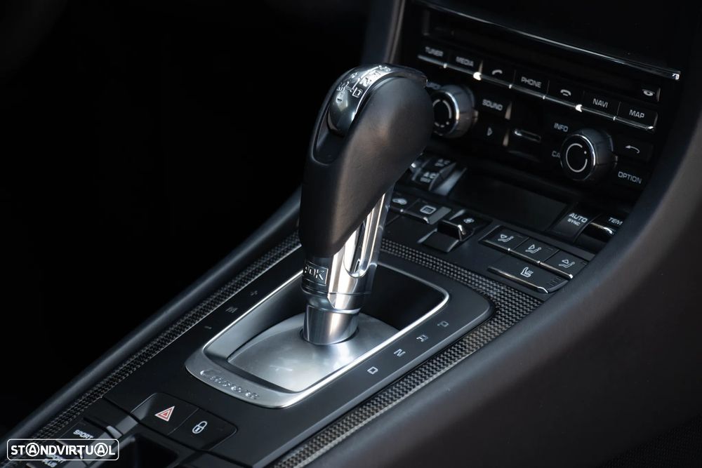 Porsche 911 (991) Carrera 4 GTS PDK - 42