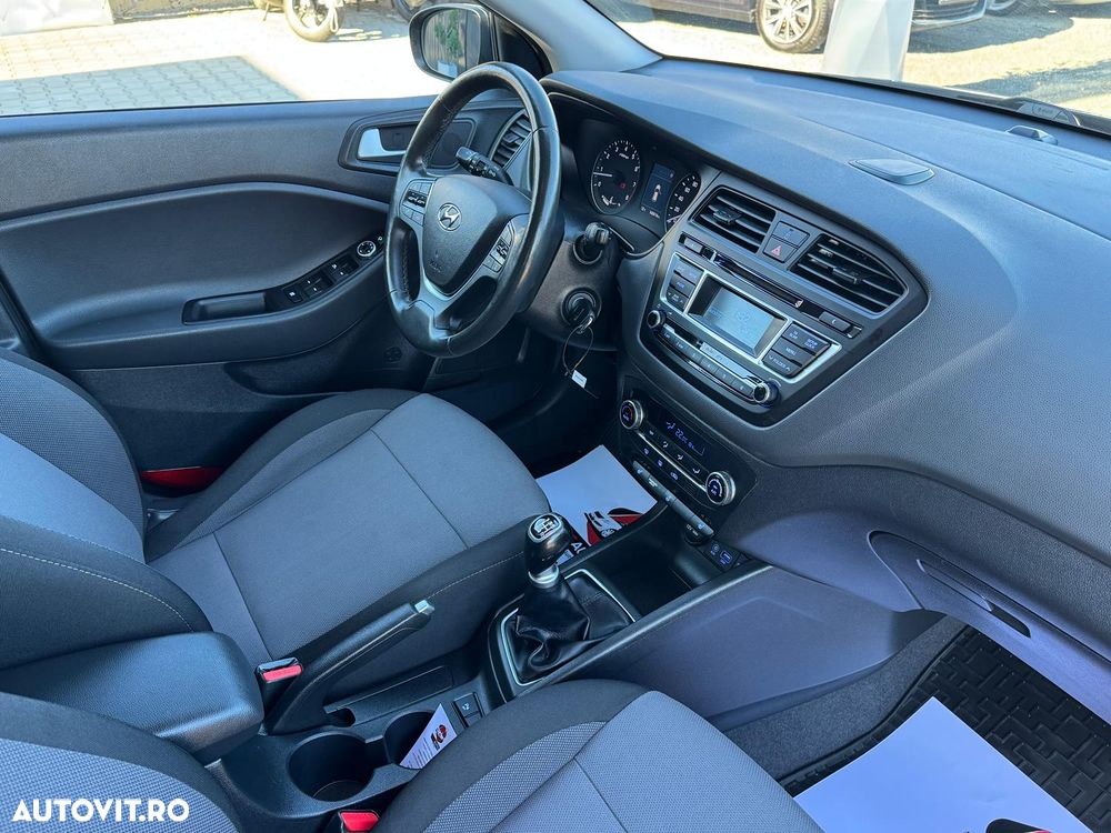 Hyundai i20 1.2 Comfort - 20