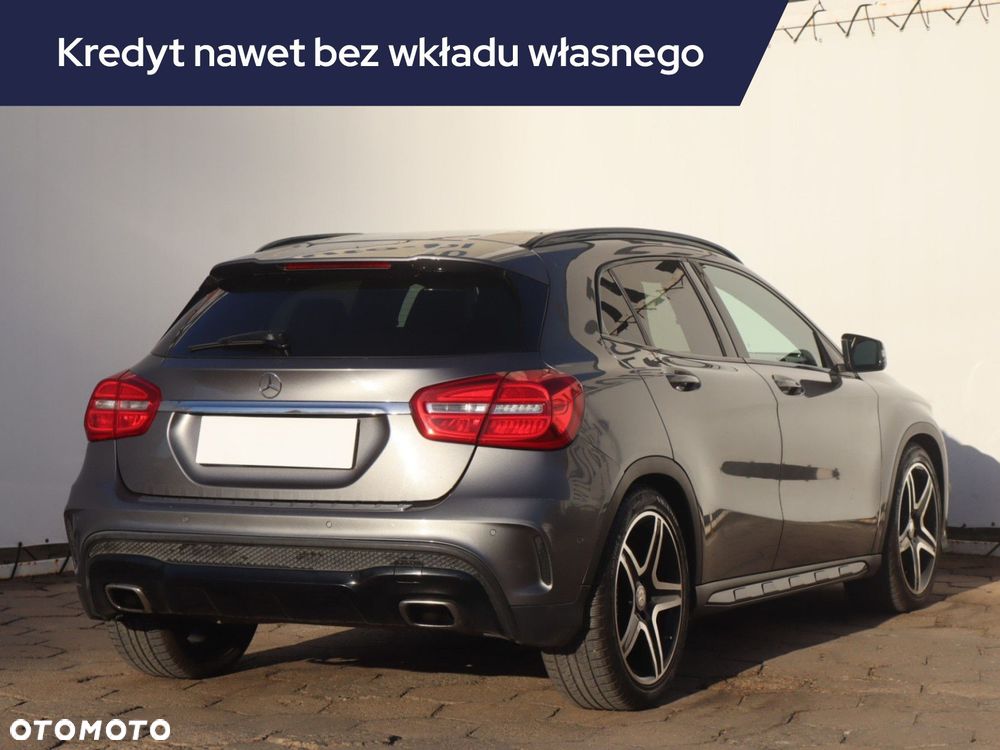 Mercedes-Benz GLA - 7