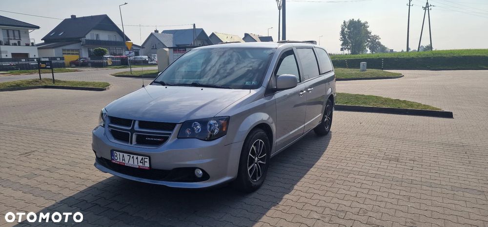 Dodge Grand Caravan - 10