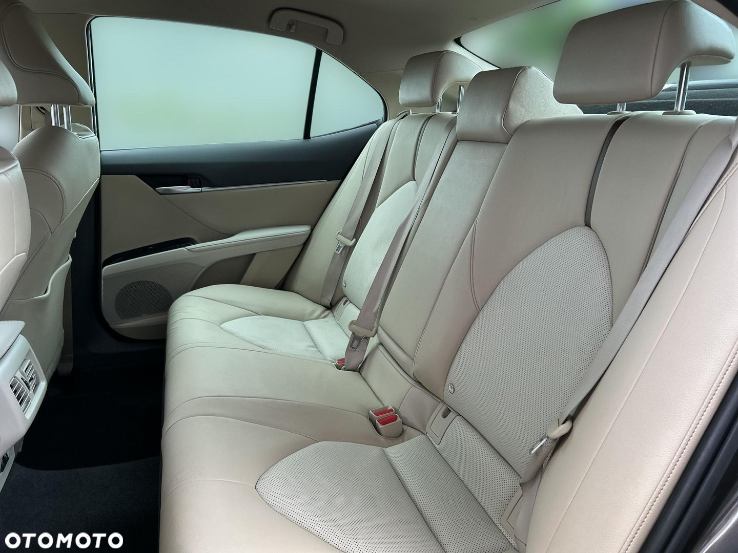 Toyota Camry 2.5 Hybrid Executive CVT - 23