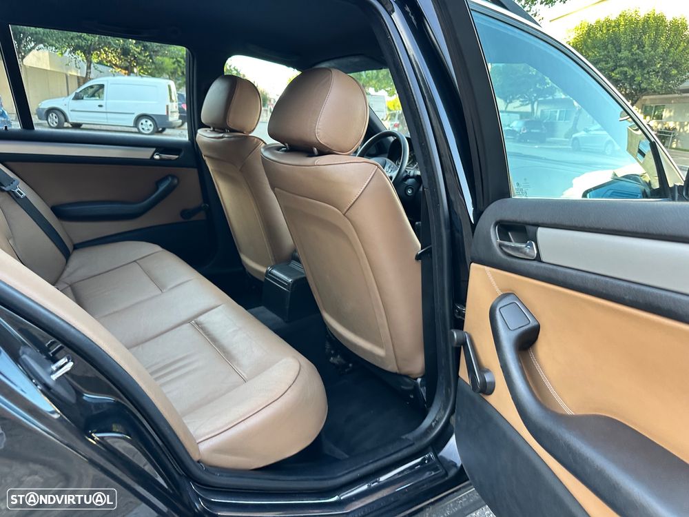 BMW 320 d Sport - 40