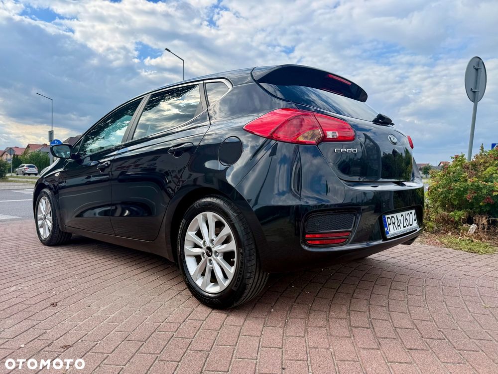 Kia Ceed 1.4 CVVT Dream-Team Edition - 25