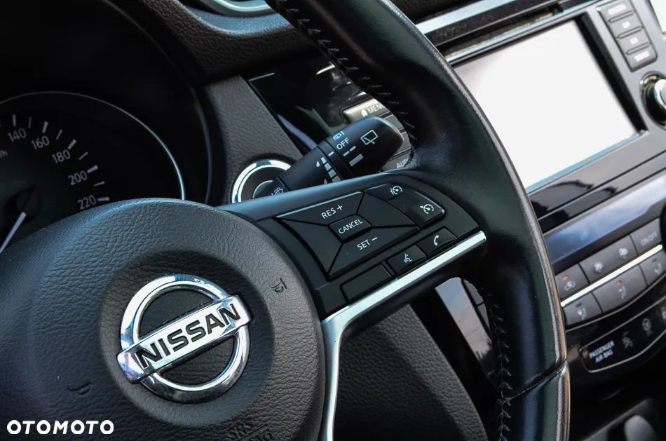 Nissan Qashqai 1.3 DIG-T SHIRO - 25