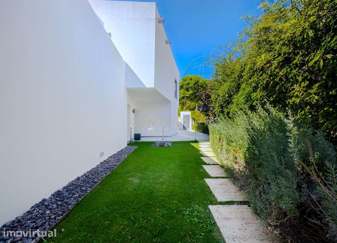 Moradia T5 Contemporânea com Piscina e Jardim Privativo – São Pedro do - Grande imagem: 4/55