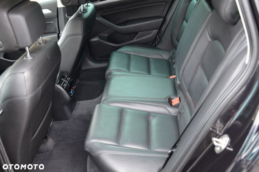 Volkswagen Passat - 24