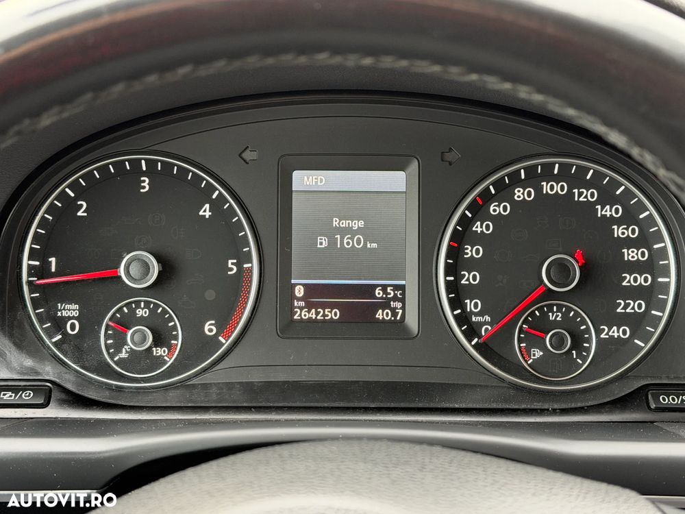 Volkswagen Touran 2.0 TDI DPF Highline - 6