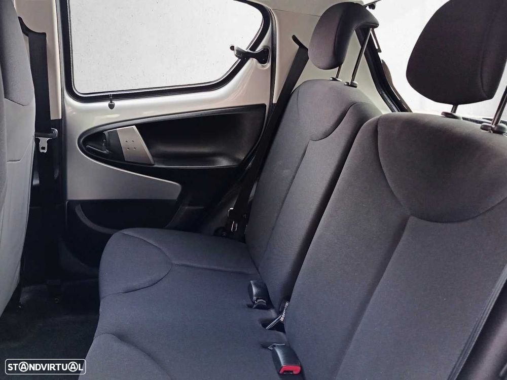 Toyota Aygo 1.0 - 10