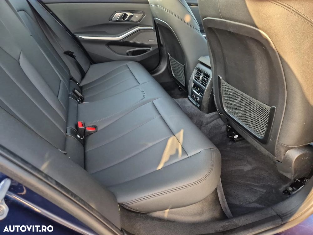 BMW Seria 3 330e Aut. Sport Line - 23