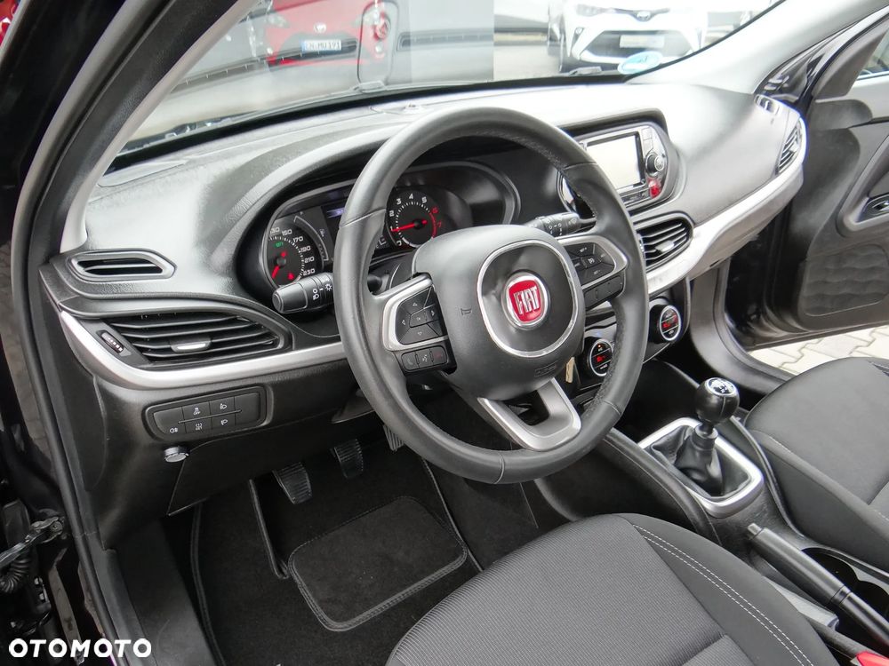Fiat Tipo 1.4 16v Lounge EU6d - 24