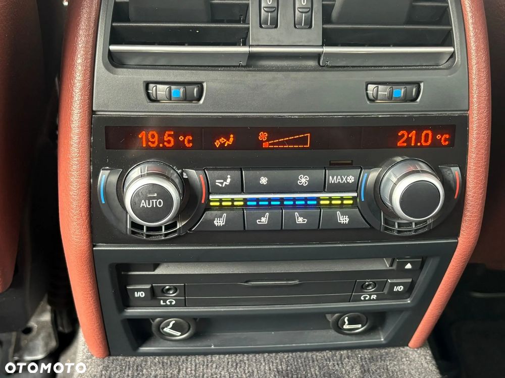 BMW Seria 7 750i L xDrive - 25