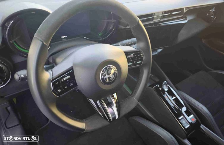 Alfa Romeo Junior 54 kWh Sport Speciale - 13