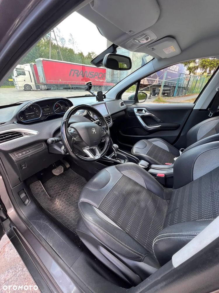 Peugeot 2008 1.2 Pure Tech Allure S&S EAT6 - 7