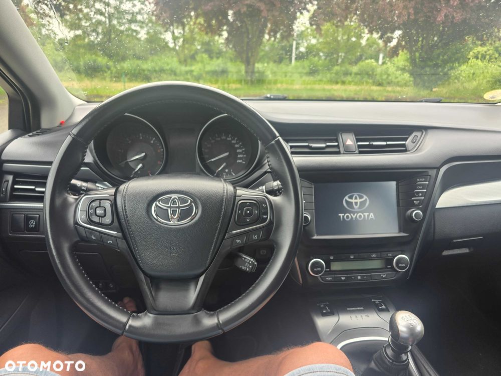 Toyota Avensis - 5