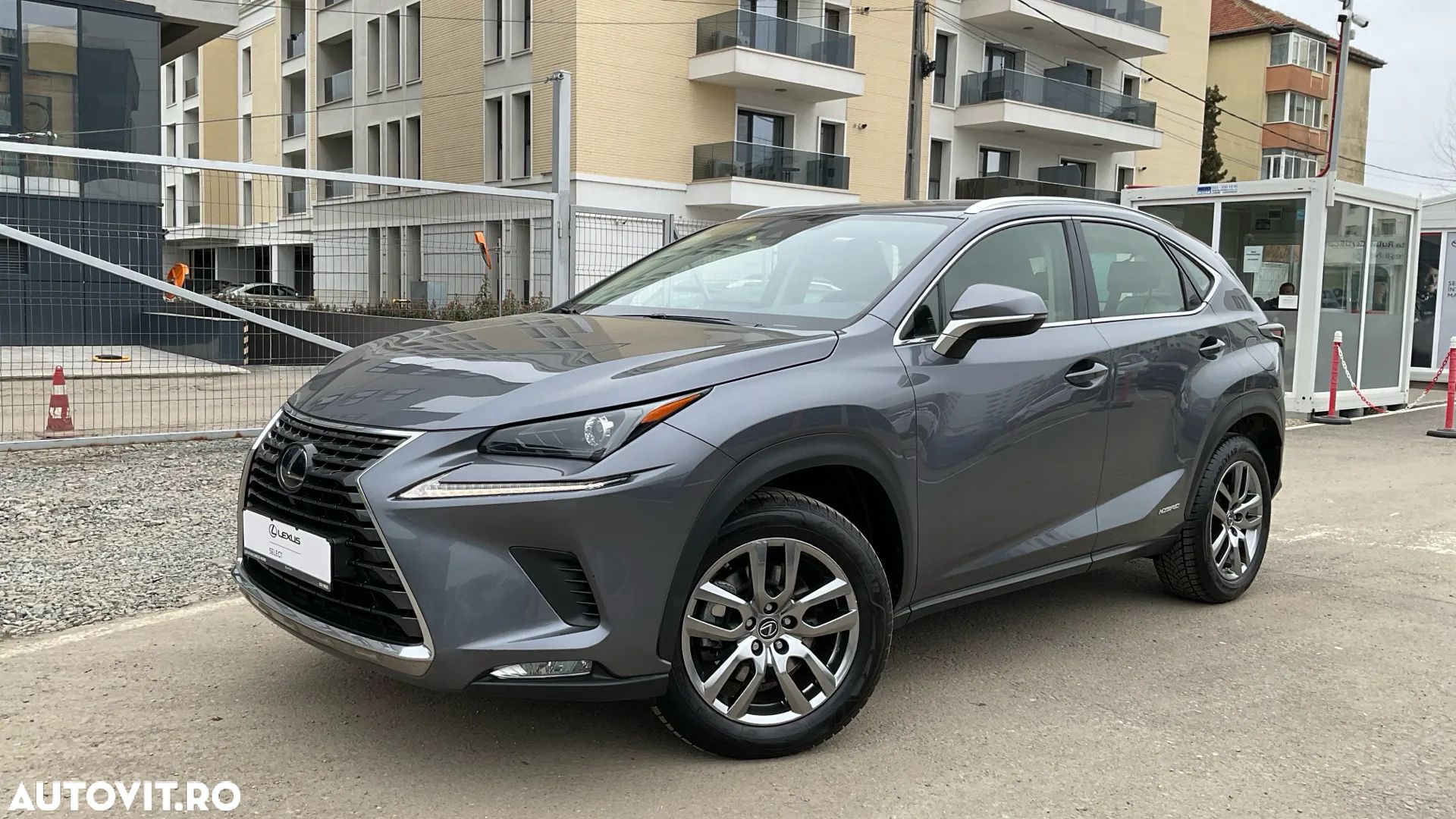 Lexus Seria NX 300h AWD Business - 1