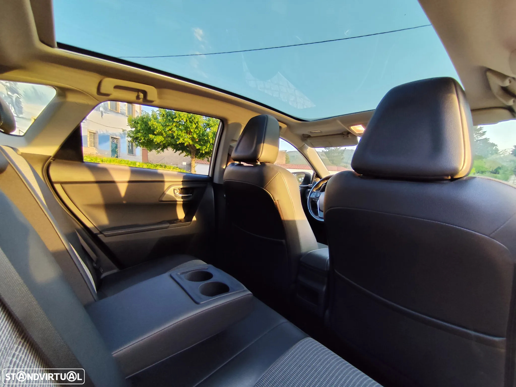 Toyota Auris 1.8 HSD Exclusive +TSS+Navi - 24