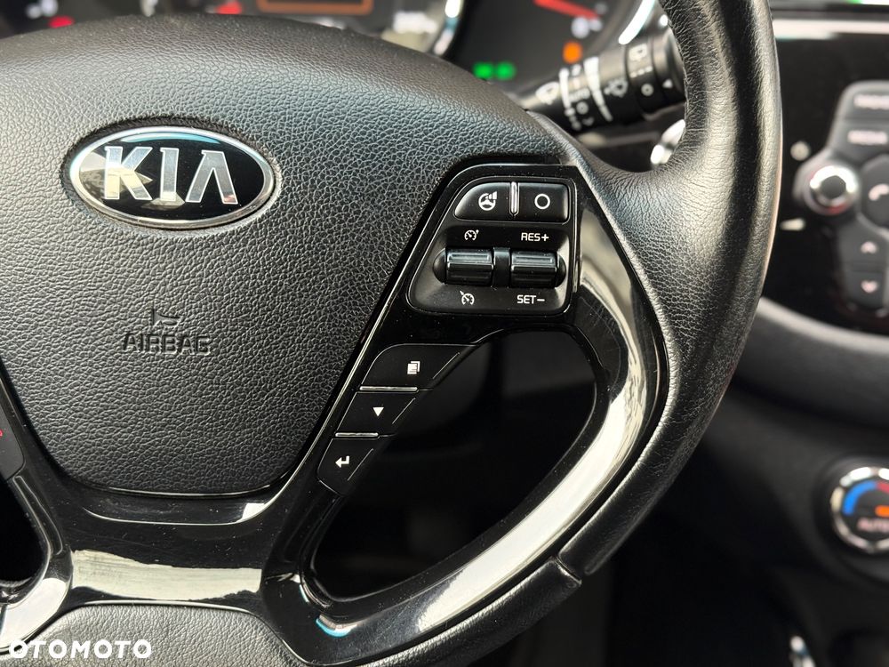 Kia Ceed - 13