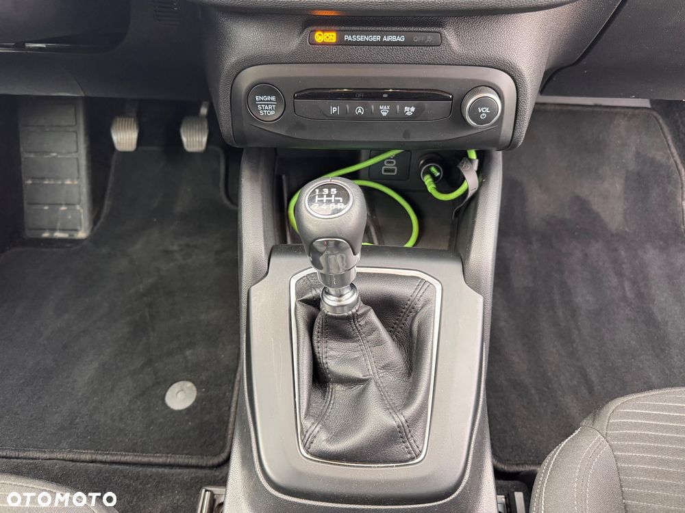 Ford Focus 1.0 EcoBoost Hybrid TITANIUM - 22