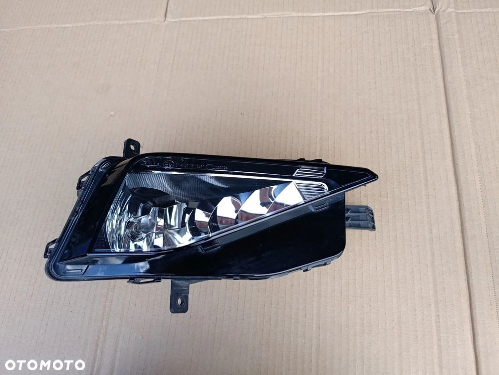 VW GOLF SPORTSVAN LIFT HALOGEN PRAWY PRZÓD PRZEDNI 510941662E - 1