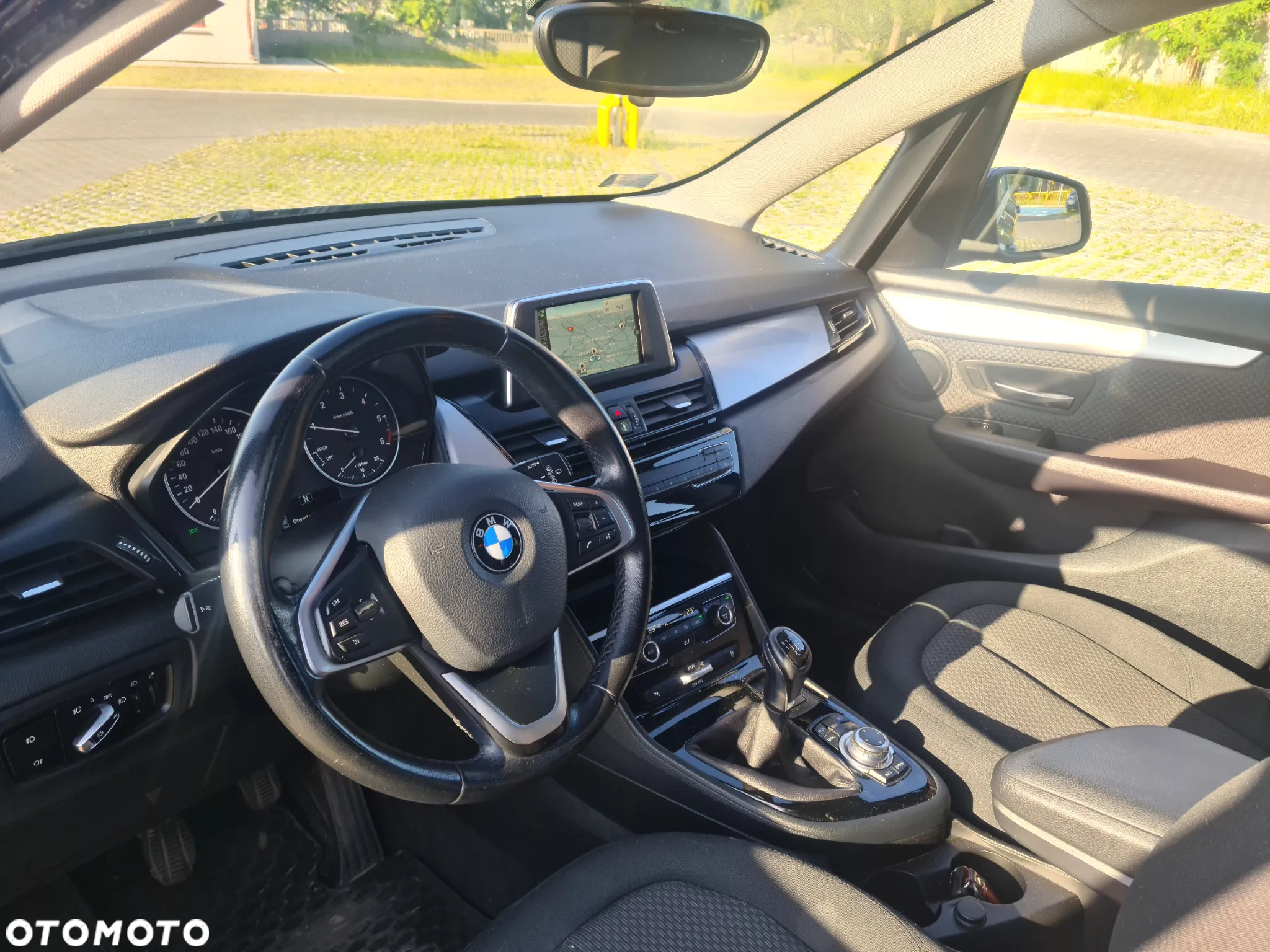 BMW Seria 2 216d - 12