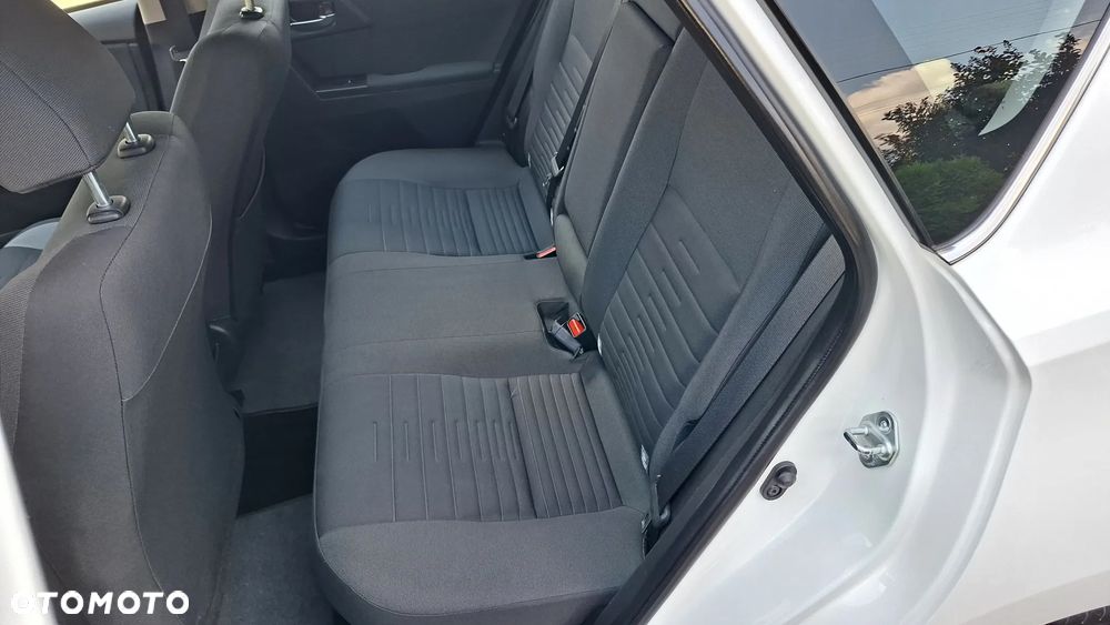 Toyota Auris 1.8 HSD Luna - 26