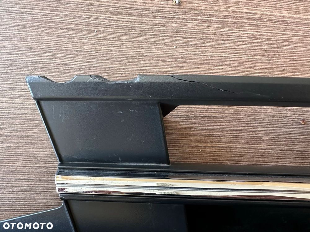Grill Atrapa VW Polo 2G 2G0853651L 2G0853653L uszkodzony - 5