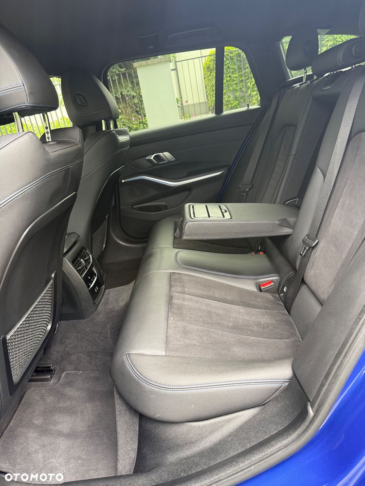 BMW Seria 3 320d xDrive M Sport sport - 28