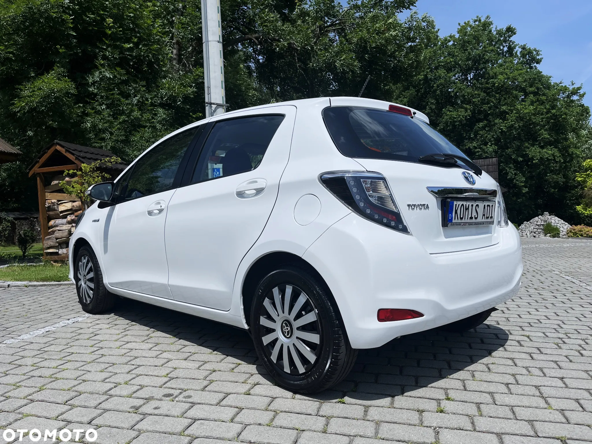 Toyota Yaris Hybrid 100 Premium - 7