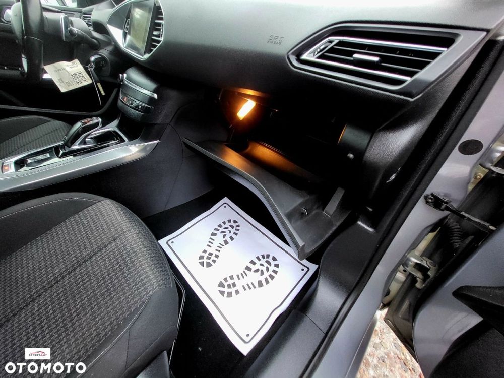 Peugeot 308 - 23