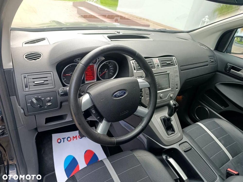 Ford Kuga 2.0 TDCi 4x4 Titanium - 26