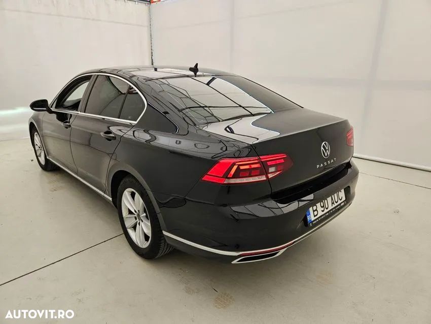 Volkswagen Passat - 2