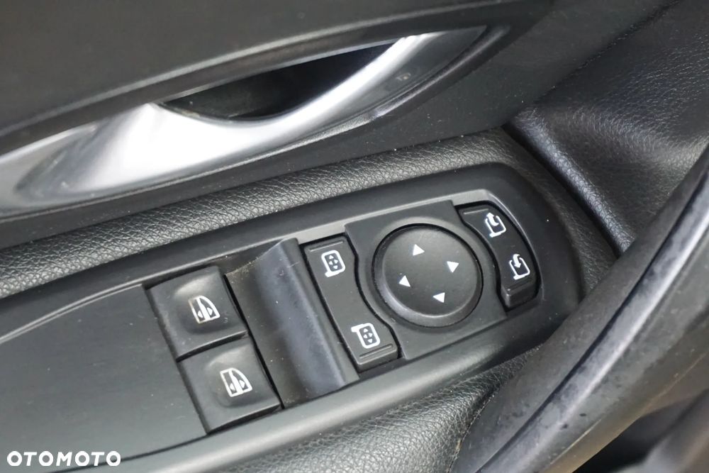 Renault Laguna V6 dCi 235 FAP GT - 27