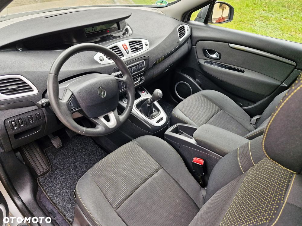 Renault Scenic 1.6 16V 110 Dynamique - 6