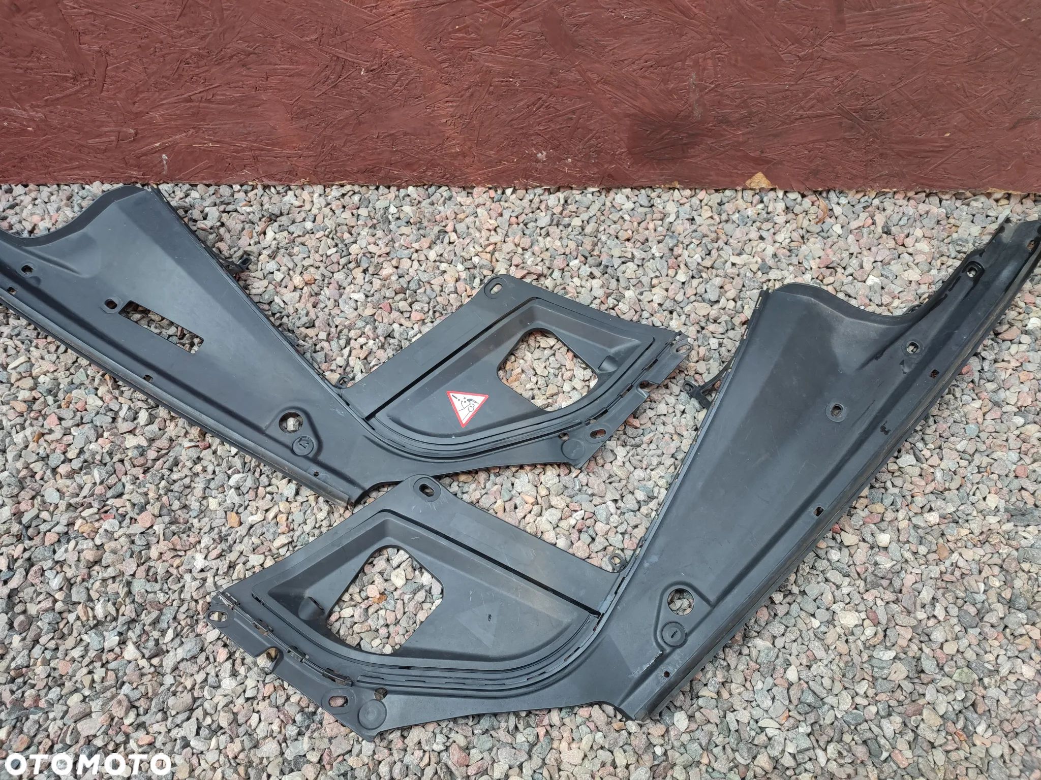 BMW F11 / F10 / F11N / F10N ORYGINALNA OSŁONA KOMORY SILNIKA LEWA / PRAWA / OBUDOWA KOMORY SILNIKA O NR. 7 019 804 / 7 019 803 OEM W BARDZO DOBRYM STANIE - 1