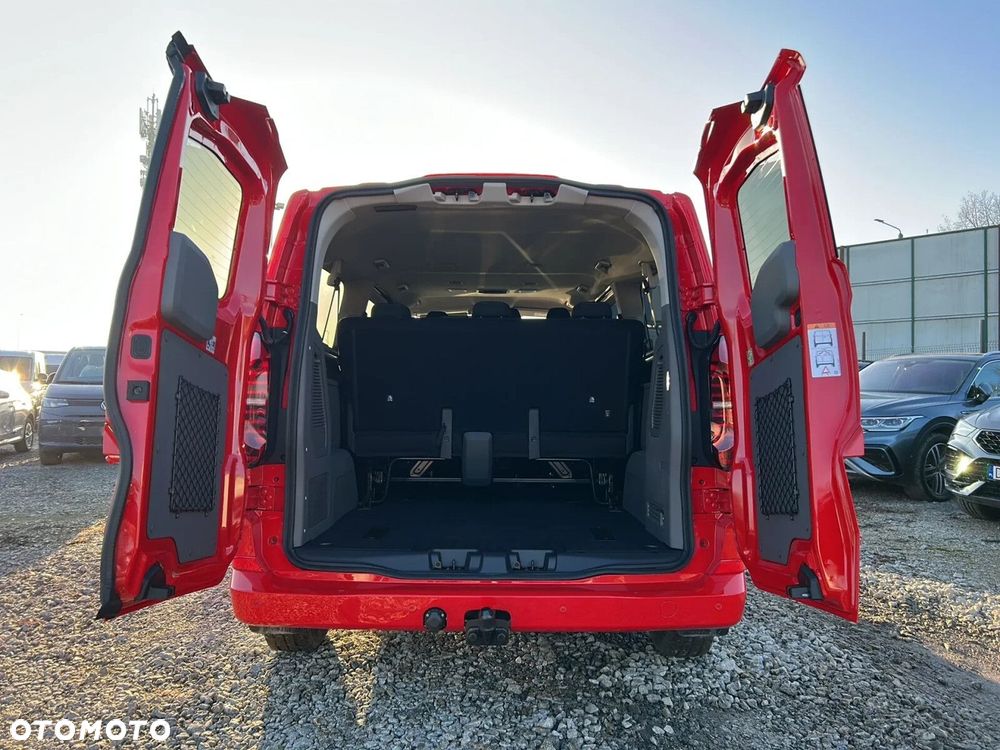 Volkswagen Caravelle - 11