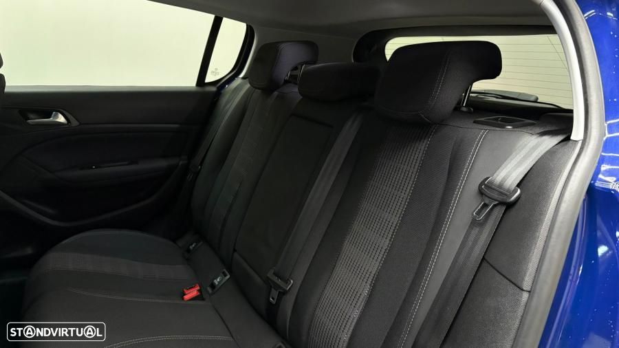 Peugeot 308 1.5 BlueHDi Allure Pack EAT8 - 29