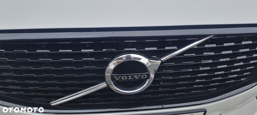 Volvo XC 60 D4 R-Design - 24